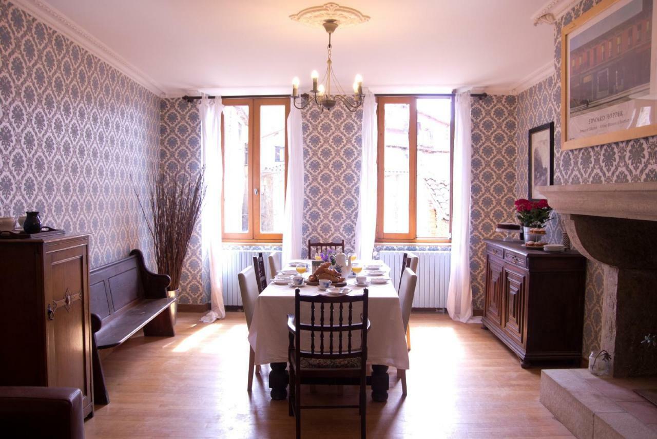 Bed and Breakfast Le Cheval Blanc  Saint-Antonin Exterior foto